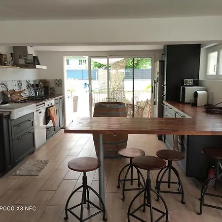 Maison Climatisee 8 Couchages Avec Piscine A بيت للعطل